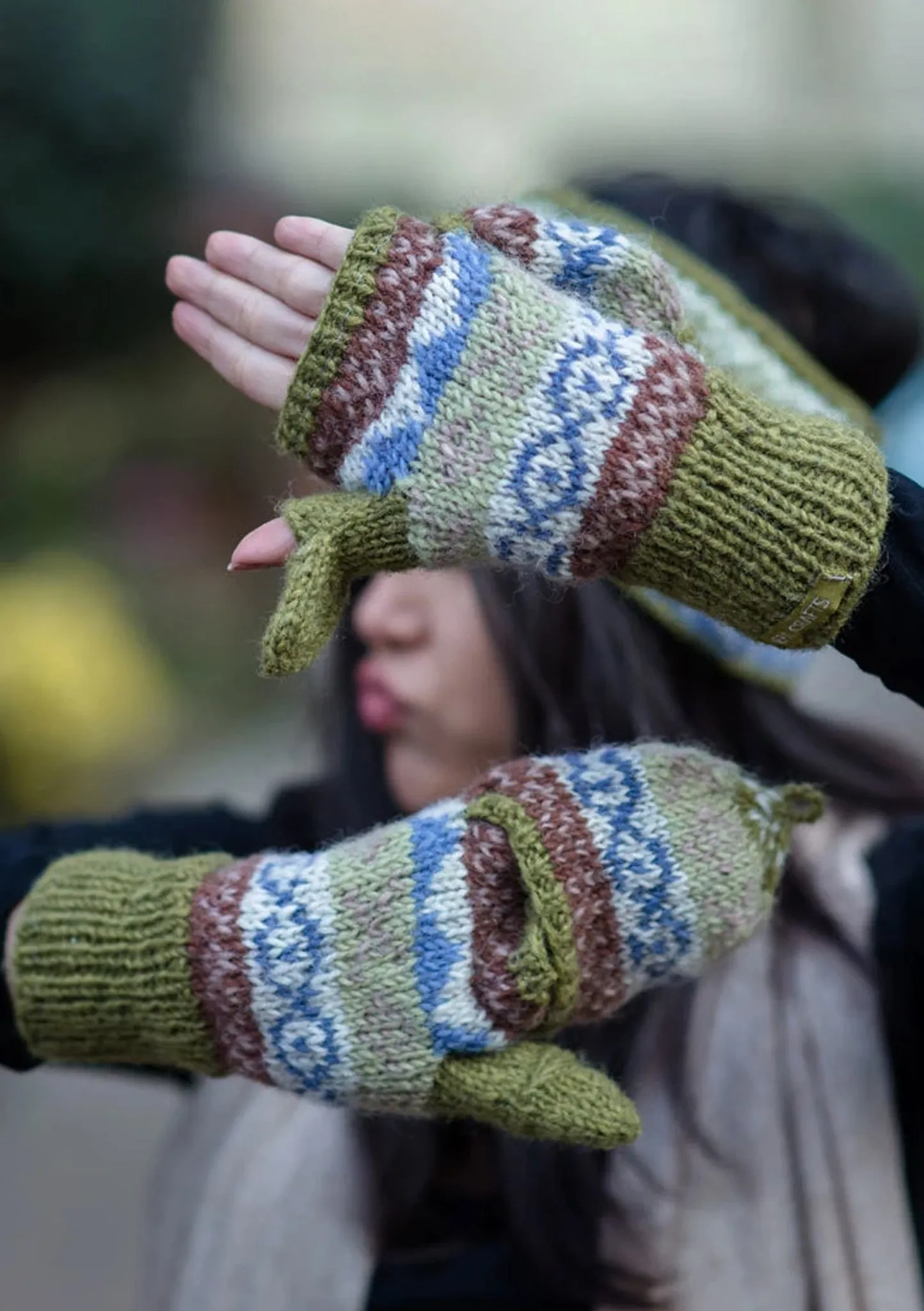 Olive Green Pure Woolen Convertible Mittens