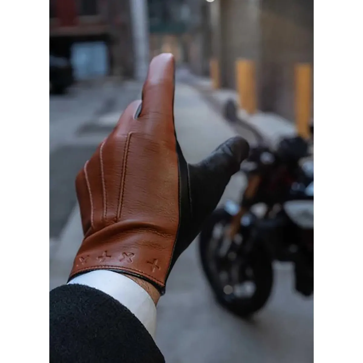 THE SUITED RACER X DENTS - LANDO Touchscreen Driving Gloves